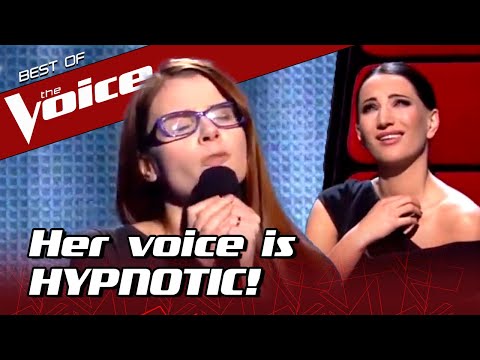 Her MESMERIZING, HYPNOTIC voice made The Voice coaches cry