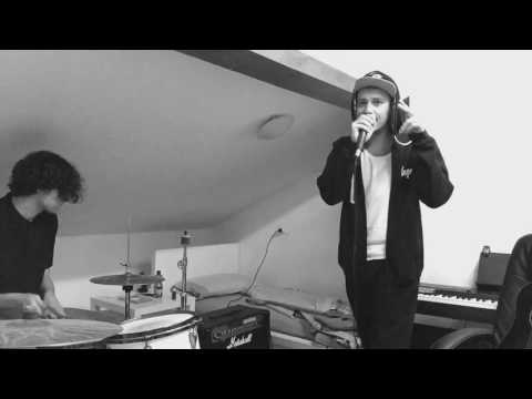 Rancore & Dj Myke - S.U.N.S.H.I.N.E. (live cover in cameretta)