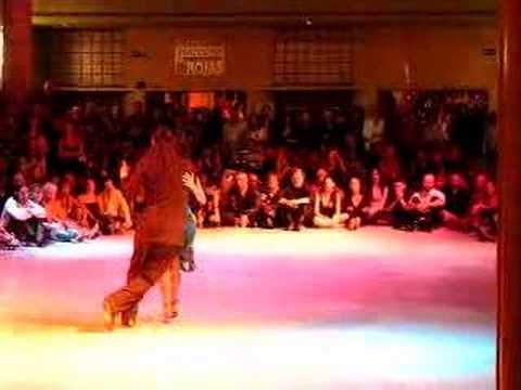  Diego Riemer  is  dancing  to  the  milonga  "  La Mulateada  "
