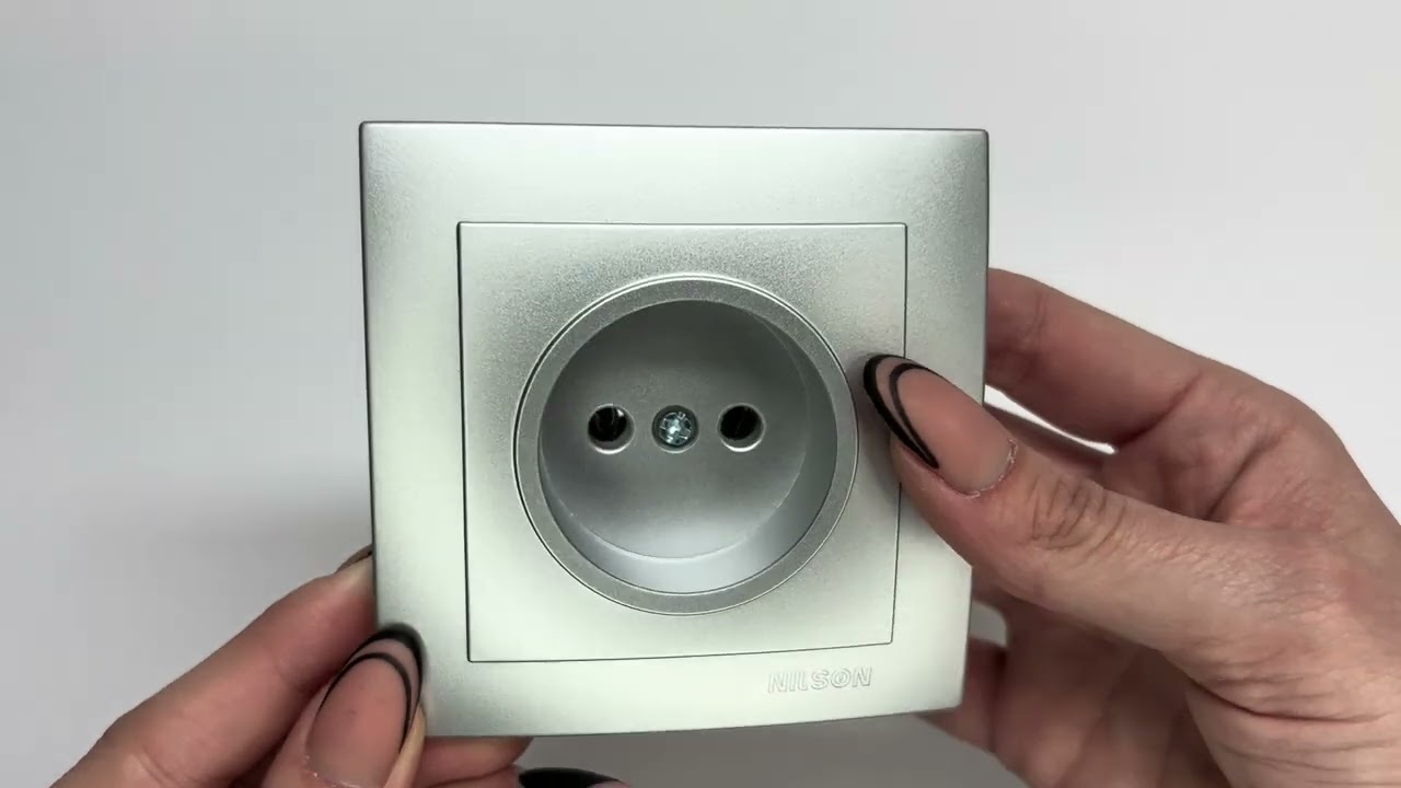 Розетка одинарная б/з NILSON Touran Серебро 24131015