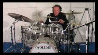 Volumedrums. Gianpaolo Petrini in studio.Groovin' hard [drum video]