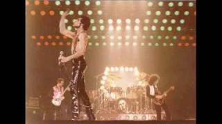 13. Dreamer's Ball (Queen-Live In Montreal: 12/1/1978)