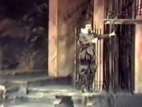 Dale Morehouse, baritone, sings Mozart 08: Champagne Aria