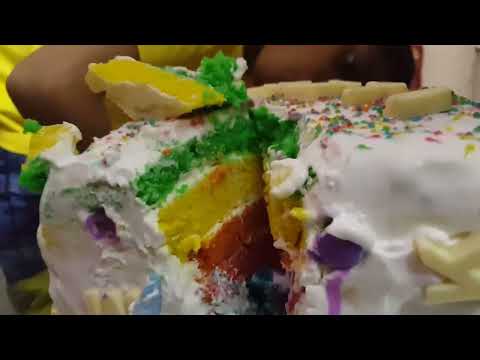 Dhriti Mumaa made me Rainbow cake took 5 hour 7 layers of cake thank you mumma #shorts #shortvideo