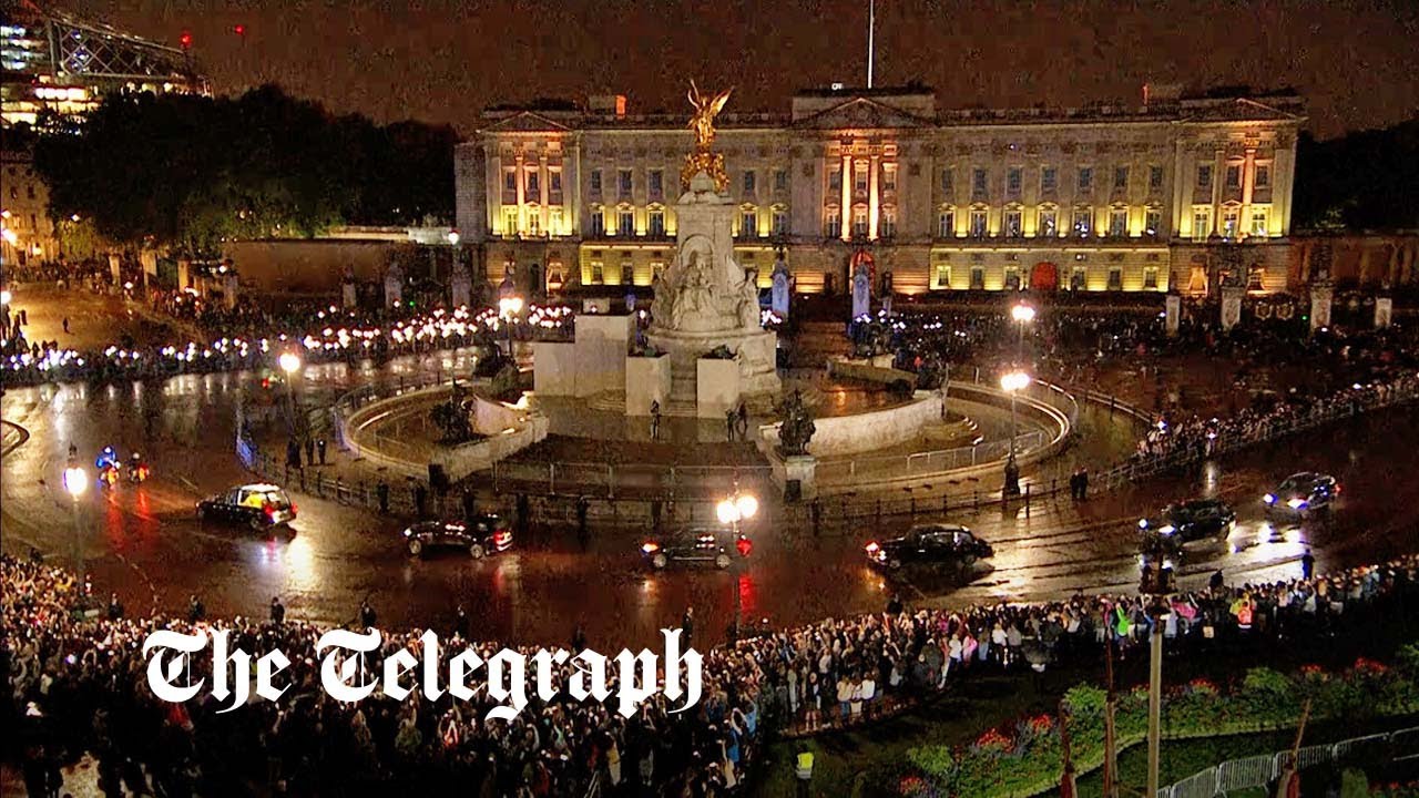 Queen Elizabeth II's coffin arrives for monarch's final night at Buckingham  Palace