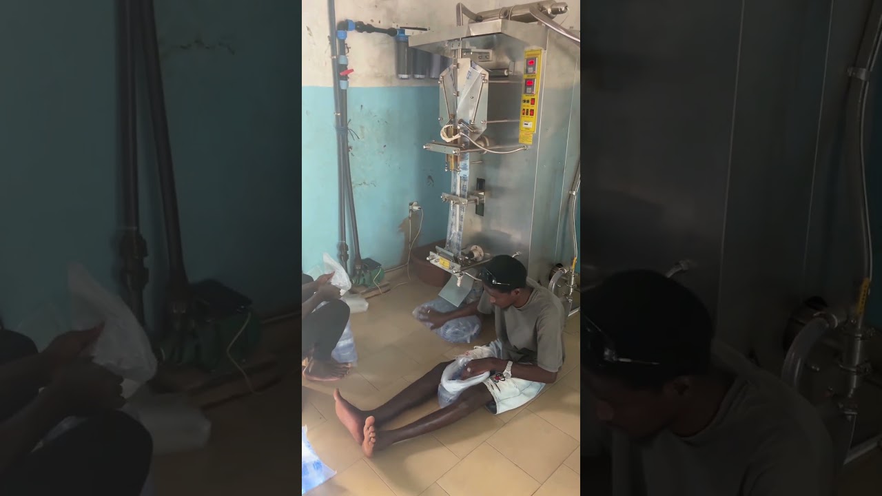 袋水の作り方。 #自転車旅 #海外一人旅 #アフリカ #セネガル #bikepacking