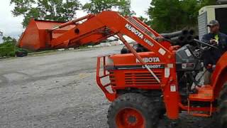 GovDeals: 2001 Kubota L4300DT 4WD with Kubota LB552 Bucket