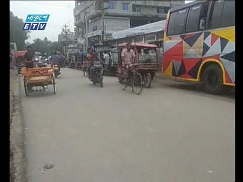 চালককে মারধর করার প্রতিবাদে বাস চলাচল বন্ধ