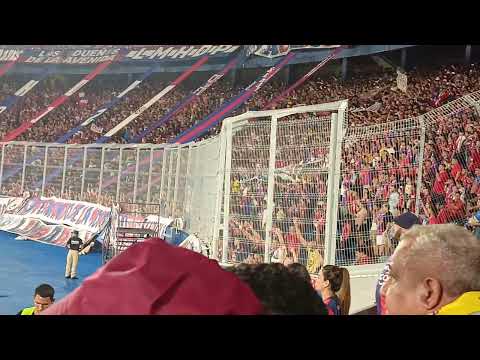 "Hinchada de Cerro Porteño vs Sportivo Luqueño, Apertura 2926, fecha 3" Barra: La Plaza y Comando &bull; Club: Cerro Porteño &bull; País: Paraguay
