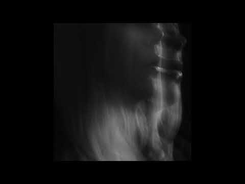 Minttu Hellstén - Hiipivä, pimeä hiljaisuus (Official Audio)