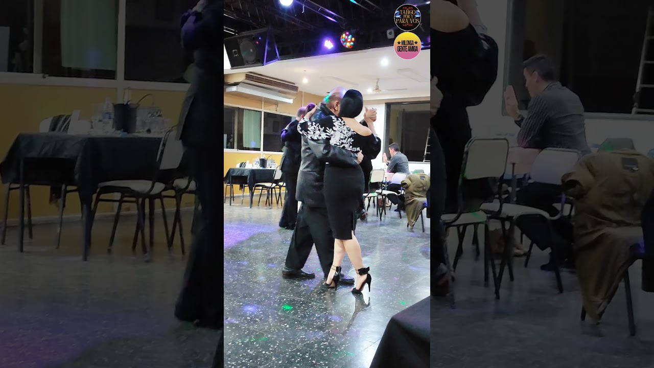 Lola Ruiz y Eduardo Arquimbau Impro en pista,en Milonga Gente Amiga. Adiós BsAs(O.T.Victor) 23jun24