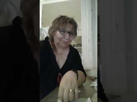 adatv.az...ELZA SEYİDCAHAN özundən yaşca kicik olan,bacısı LALƏ SEYIDCANANLA....BARIŞIB!..