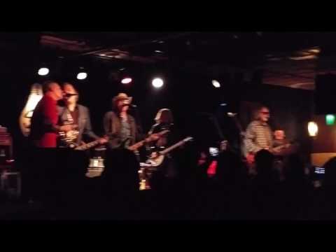 So this happened last night ... Mike Mills, Bill Berry and Peter Buck ... Part I