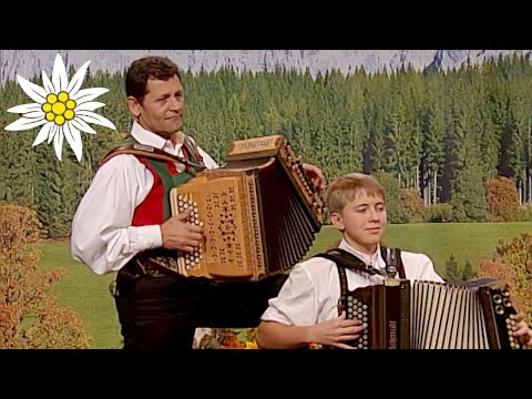 Jolly Styrian accordion duet delights their audience
