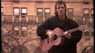 Robyn Hitchcock - spotlight + I'm in Love With a Beautiful Girl [MTV Week in Rock 1990]
