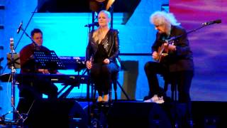 Dust in the wind (Kansas cover) - Brian May & Kerry Ellis - Live in Valletta (Malta) 2014/04/05