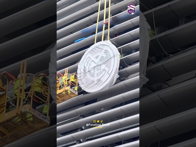 Vídeo relacionado con Tatuajes de pared Pegatinas De Arte De Pared Del Estadio Bernabeu Del Real Madrid, Mural Para Niños, Dormitorio, Decoración Del Hogar 55x80cm