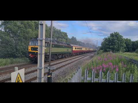 34046 Braunton with (47805) at the rear powers through Standish, Wigan.