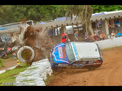 Capotamento espetacular na Marcas A   Dirceu Rausis e Geffersom de Lima