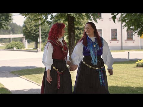 Ansambel Javor - DEKLICA MALA  (Uradni videospot)