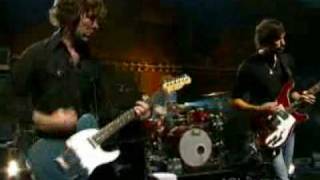 Kasabian - Shoot The Runner ( AOL Sessions)