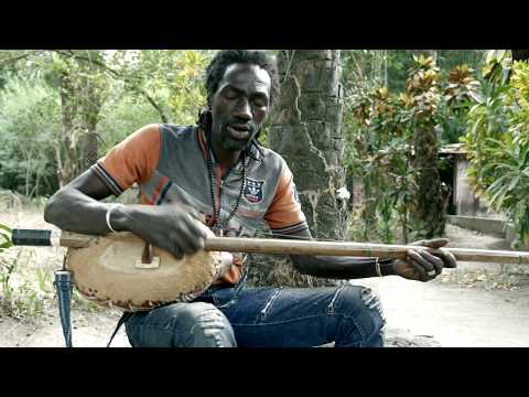 Watcha plays "Koto Khady" - Jola akonting music from Senegal