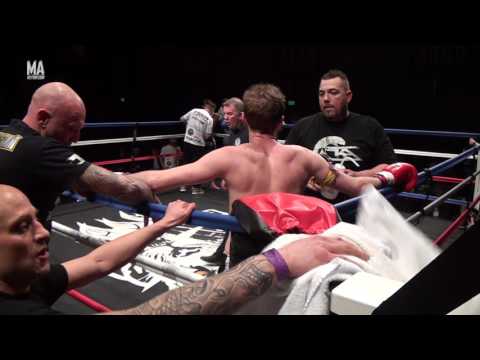 Roar Feb 2017 -   Sean BAXTER VS Mike BARTON