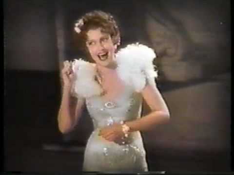 Jeanette MacDonald sings 'San Francisco'
