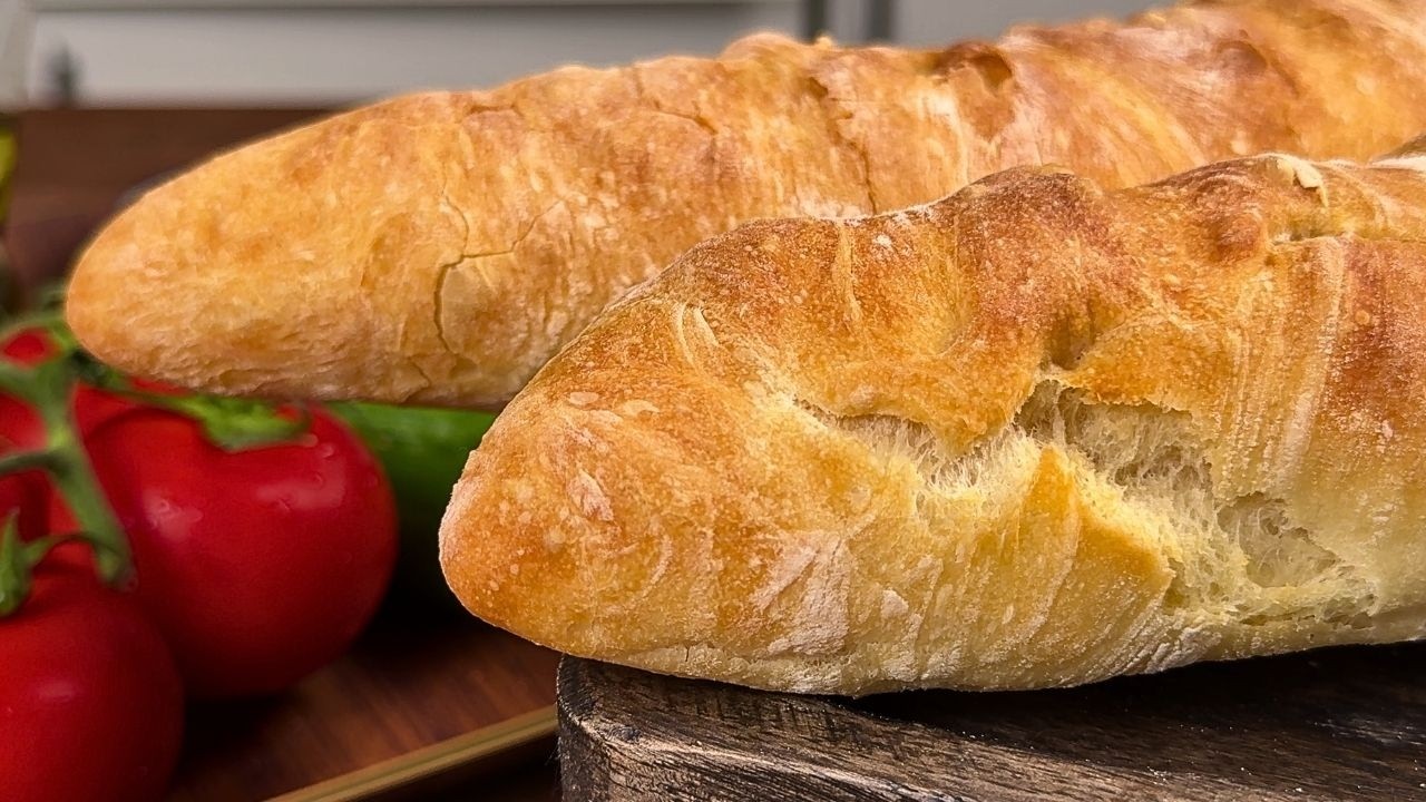 Just 4 Ingredients: No Kneading, No Milk, No Oil! The Softest Bread