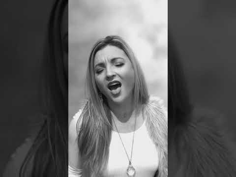 Karen Waldrup Performs "Amazing Grace"