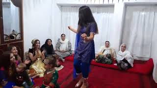 Afghan girls Dancing   رقص دختران زیب�