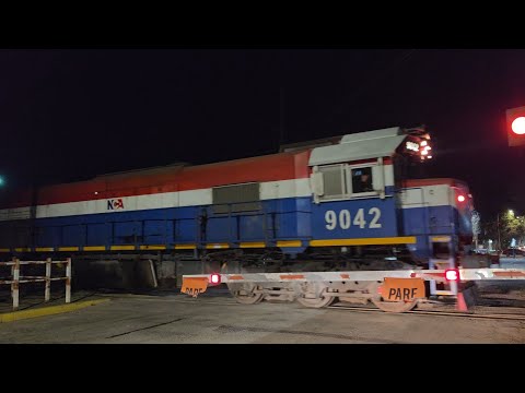 [4K] Tren cargado de NCA con la EMD GT-22CW 9042 pasando por Marcos Juárez!!!!!!