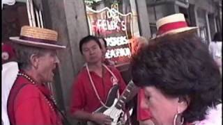 New Orleans Music - Ken Colyer Trust passes out the beads