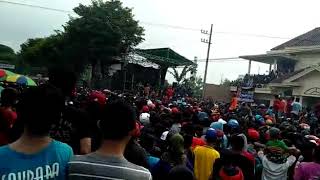 Download lagu New pallapa tawuran live kediaman bpak ripai tembelang jombang mp3