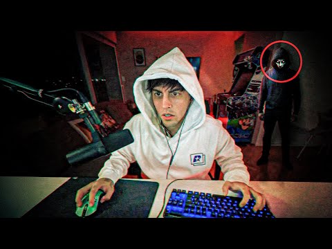 UN FAN ACOSADOR ENTRA A MI CASA DE NOCHE