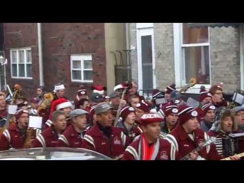 QCTV - 2014 SANTA PARADE - Jingle Bells