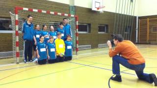 preview picture of video 'Handball Zurzibiet TV: Minis Zurzach erhalten neuen Dress'