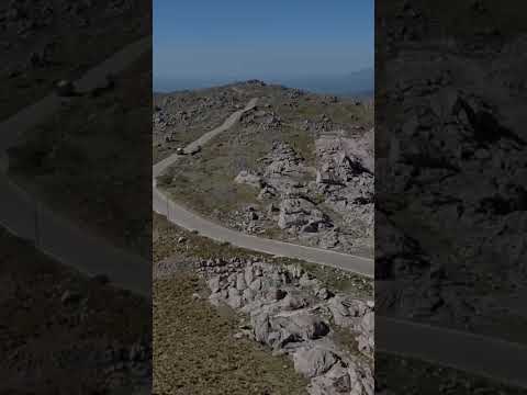 Caminos serranos que te envuelven en la magia de sus paisajes | Ruta que une La Carolina…