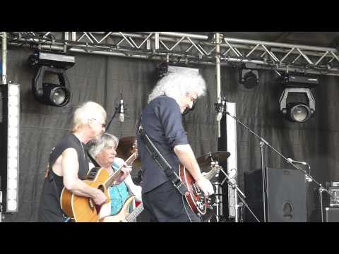 Brian May & The Troggs - Wildlife Rocks Soundcheck 5-5-2014 Part 2