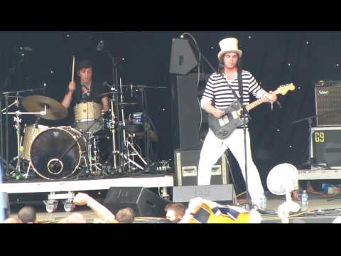 Gaz and Danny from Supergrass as Hot Rats - Love Is The Drug - Glastonbury Park Stage 27/6/09