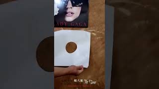 vinyl unboxing: Lady Gaga - Debut Album &quot;The Fame&quot; 2LP Vinyl 2008年