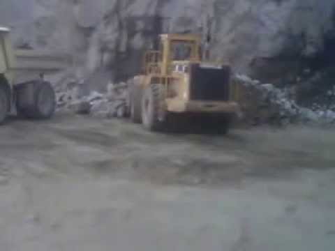 CAT 988F loading Euclid R40