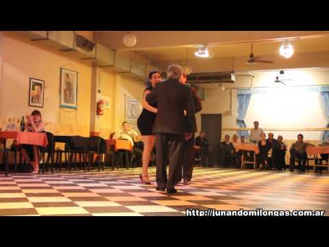 Natacha Poberaj festeja su Cumpleaños bailando con Todos en el Sin Rumbo