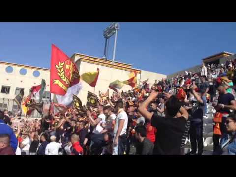 La curva sud Messina - Lecce 1-1