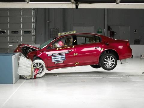 2006 Buick Lucerne Overlap IIHS Crash Test Video