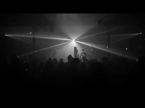 mïus X Attaray - naked~waves 360°