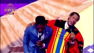PRICELESS MOMENT! Moses Bliss and Pastor Chris Oyakhilome Singing You I Live For Together.