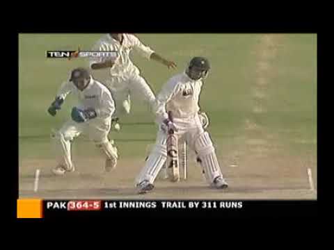 Sachin magic ball to Moin Khan