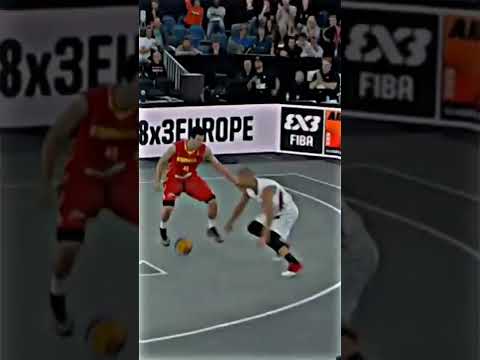 Dušan Bulut shammgod between the legs