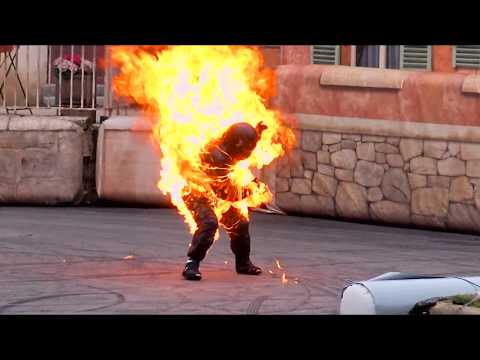 Cirque-it on vacation in Euro-disney. Surprise audience participation